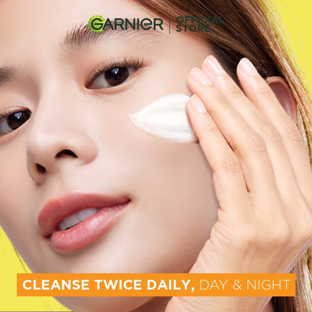 Bright Complete Vitamin C Face Scrub